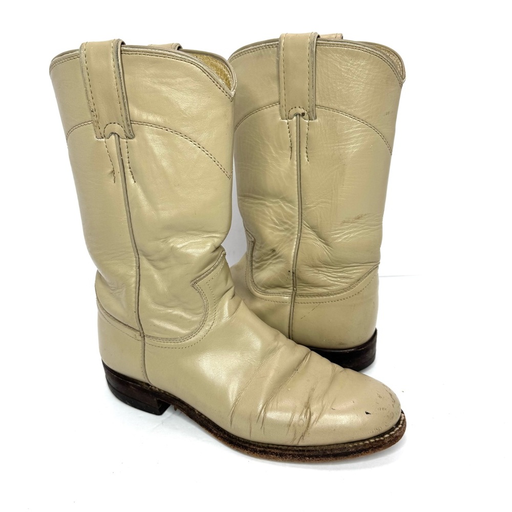 Justin Creme Beige Leather western Boots Size 5
Pull on Low heel Almond Toe